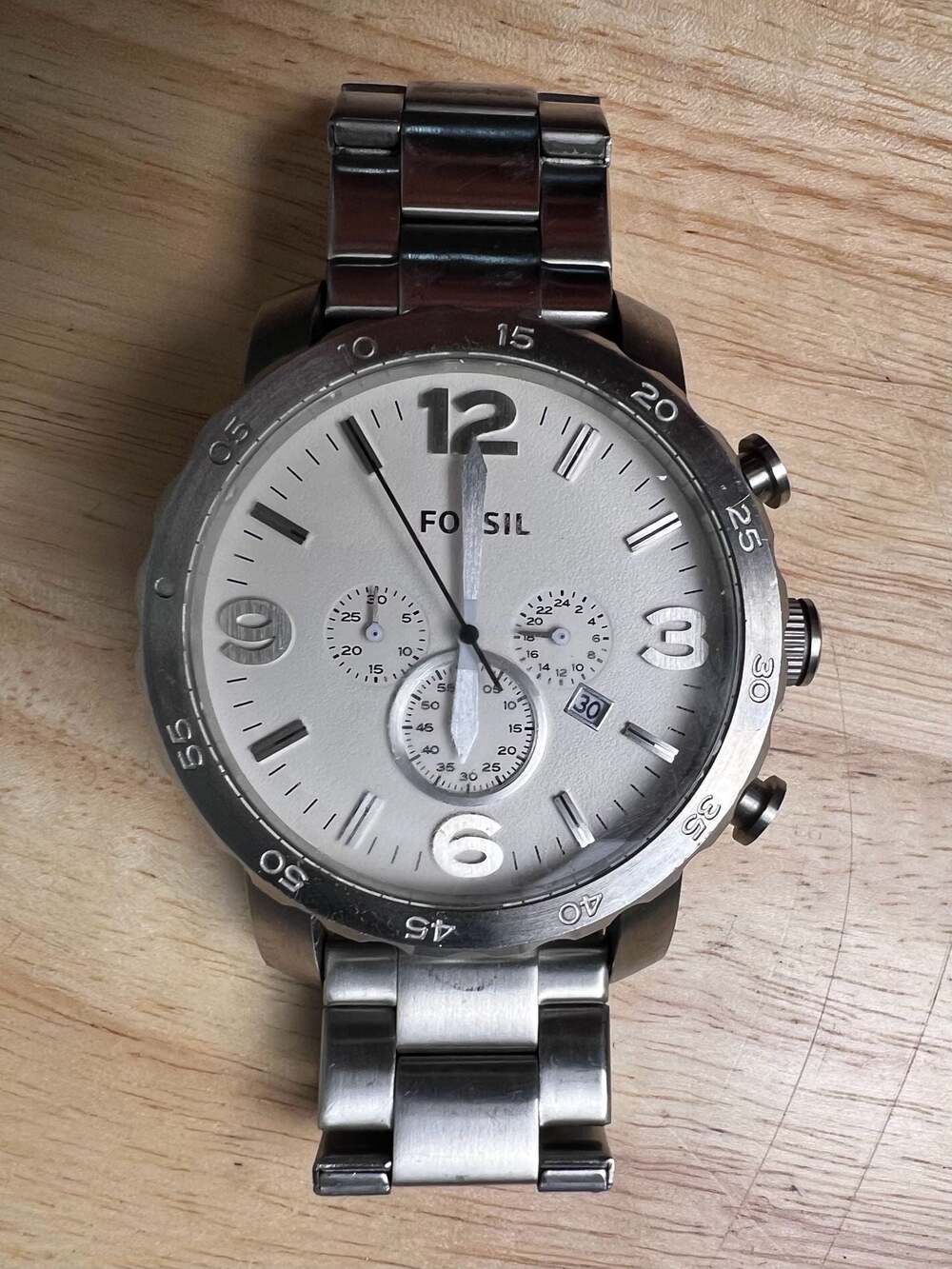 Fossil Men’s Chronograph Stainless Steel White Dial Date Watch Needs Battery - Picture 2 of 8